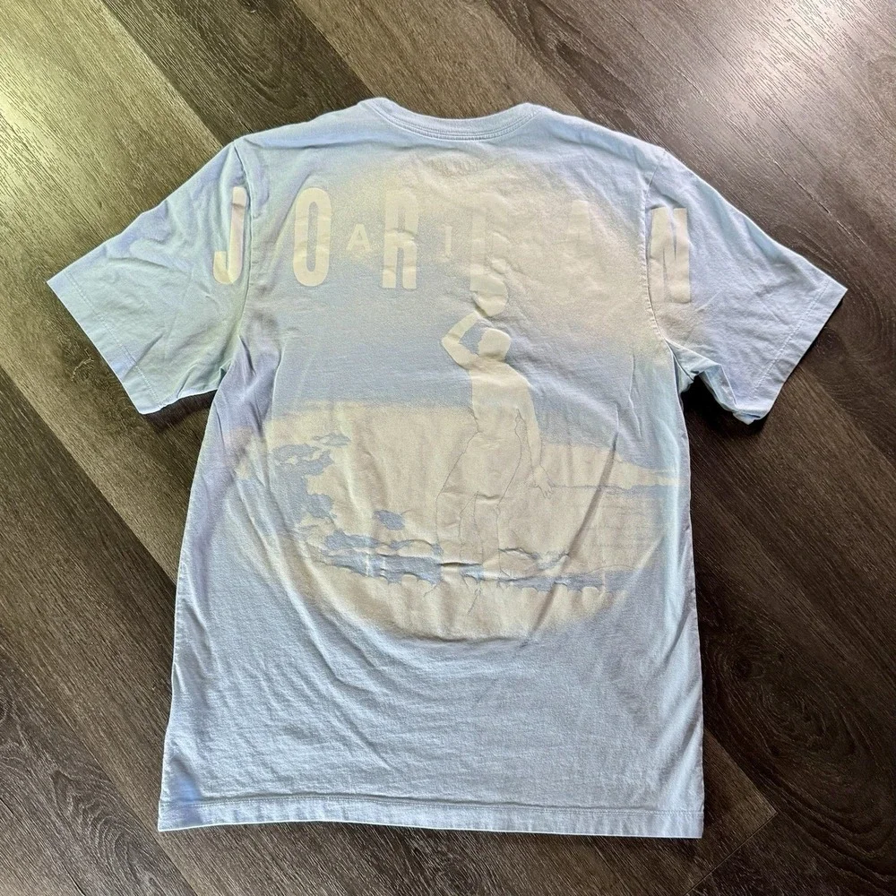 Jordan Men's Graphic‎ T-Shirt Light Blue Medium Regular Jumpman Scenic
